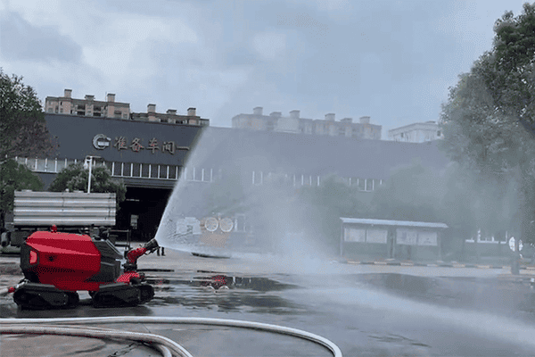 Four-Wheel Drive All-Terrain Fire Fighting Robot