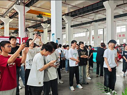 Enhancing School-Enterprise Collaboration: Anhui Science and Technology University Students Participate in Enlightening Internship at Hitech Intelligent