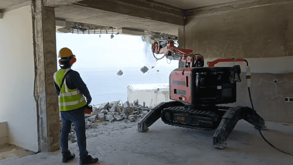 Demolition Robots for Construction Demolition