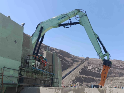 Rockbreaker Boom System vs Excavator-Mounted Breaker: Safety, Productivity, and Total Cost in Quarries
